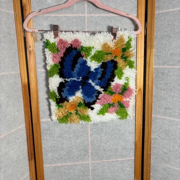 Vintage Butterfly Floral Latch Hook Needlepoint Wall Hanging Art Pillow Retro - Picture 1 of 6